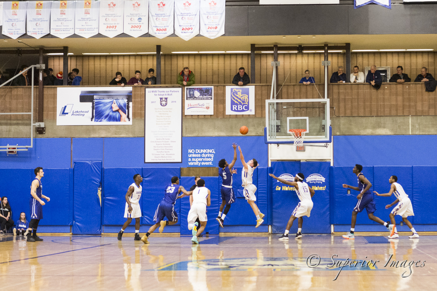 Thunderwolves sweep Ryerson on the road