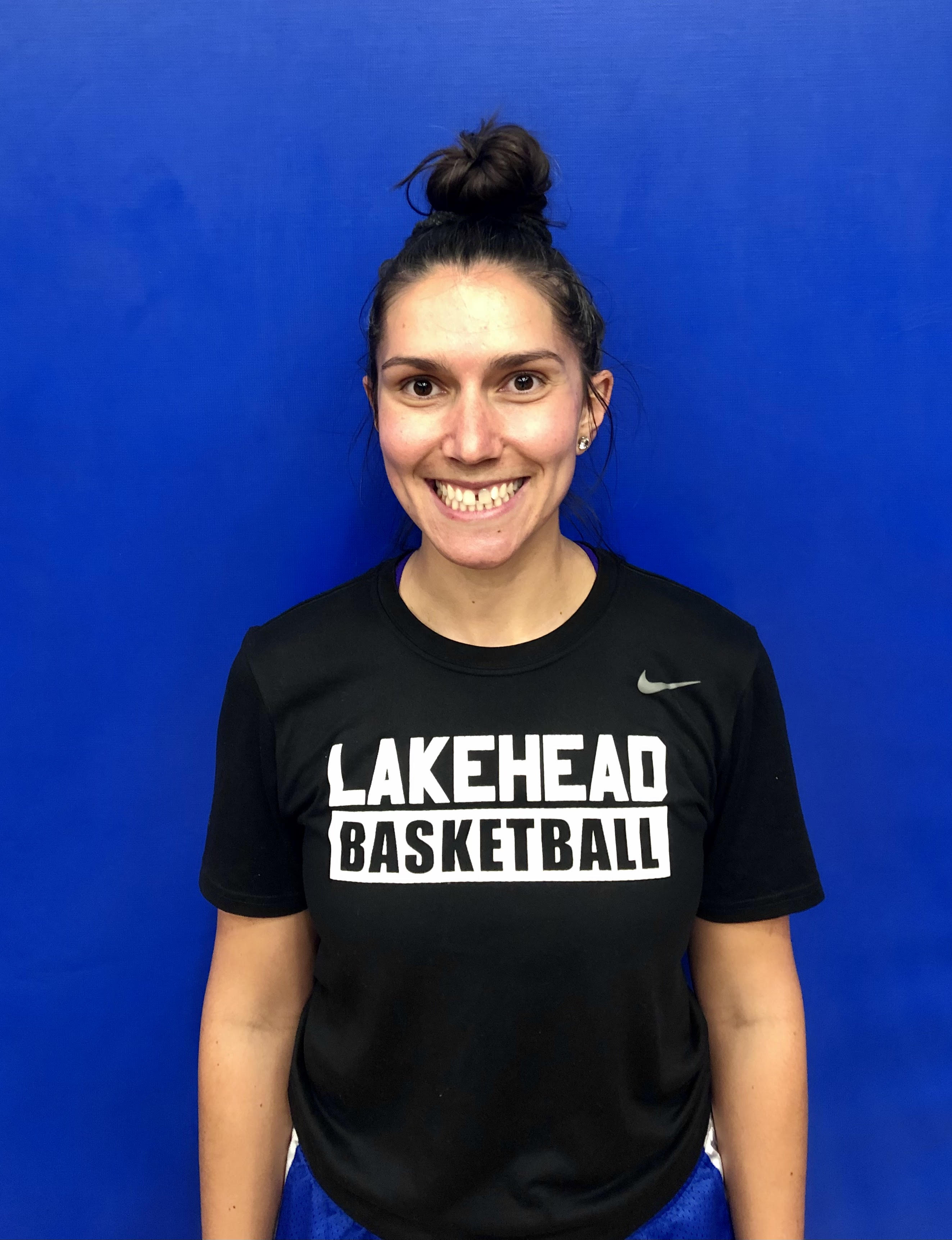 Lakehead University Welcomes 6-1 Eva Guilera to the Thunderwolves